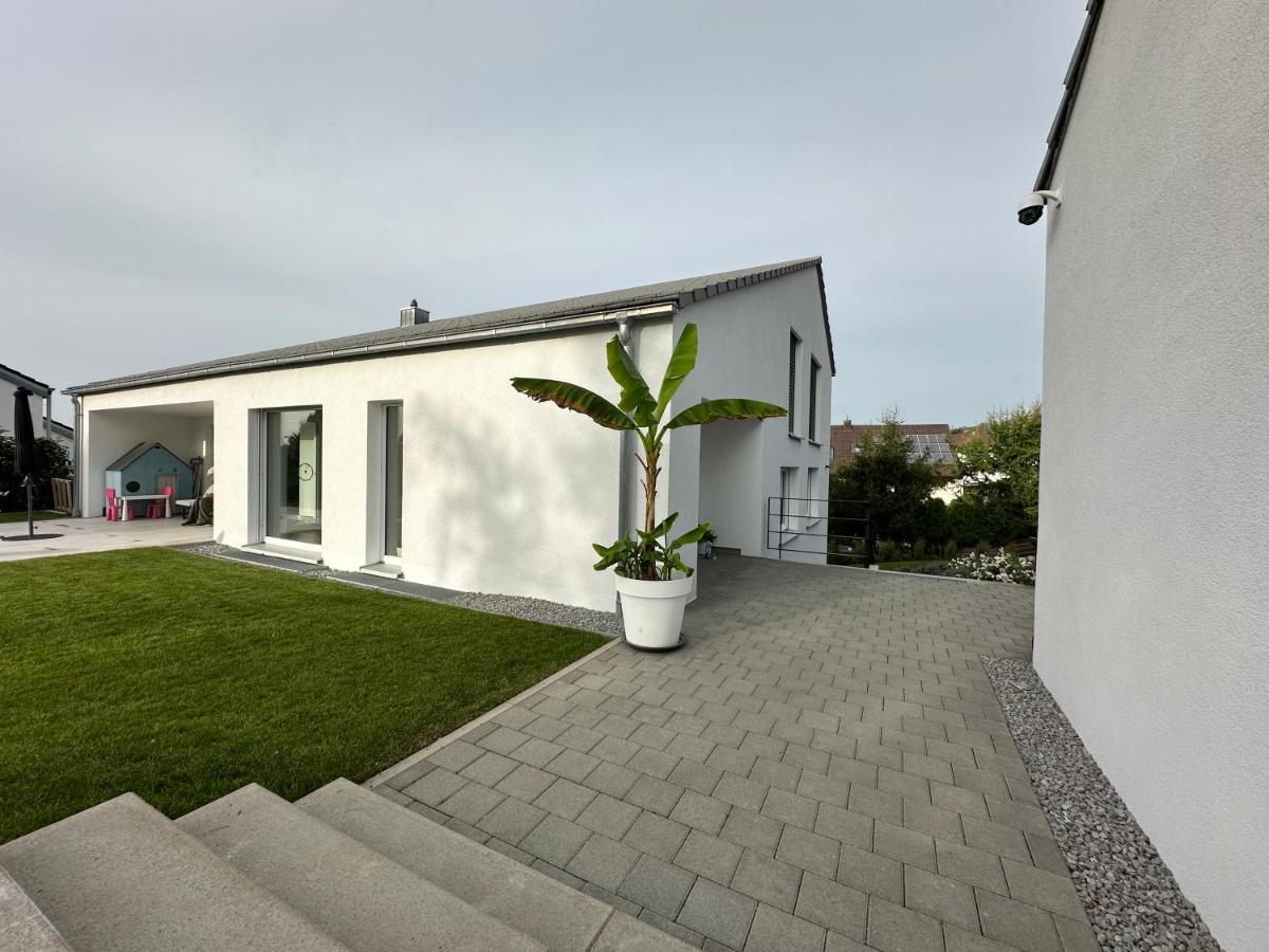 Apartment Modernes Mit Eigener Terrasse&garten *